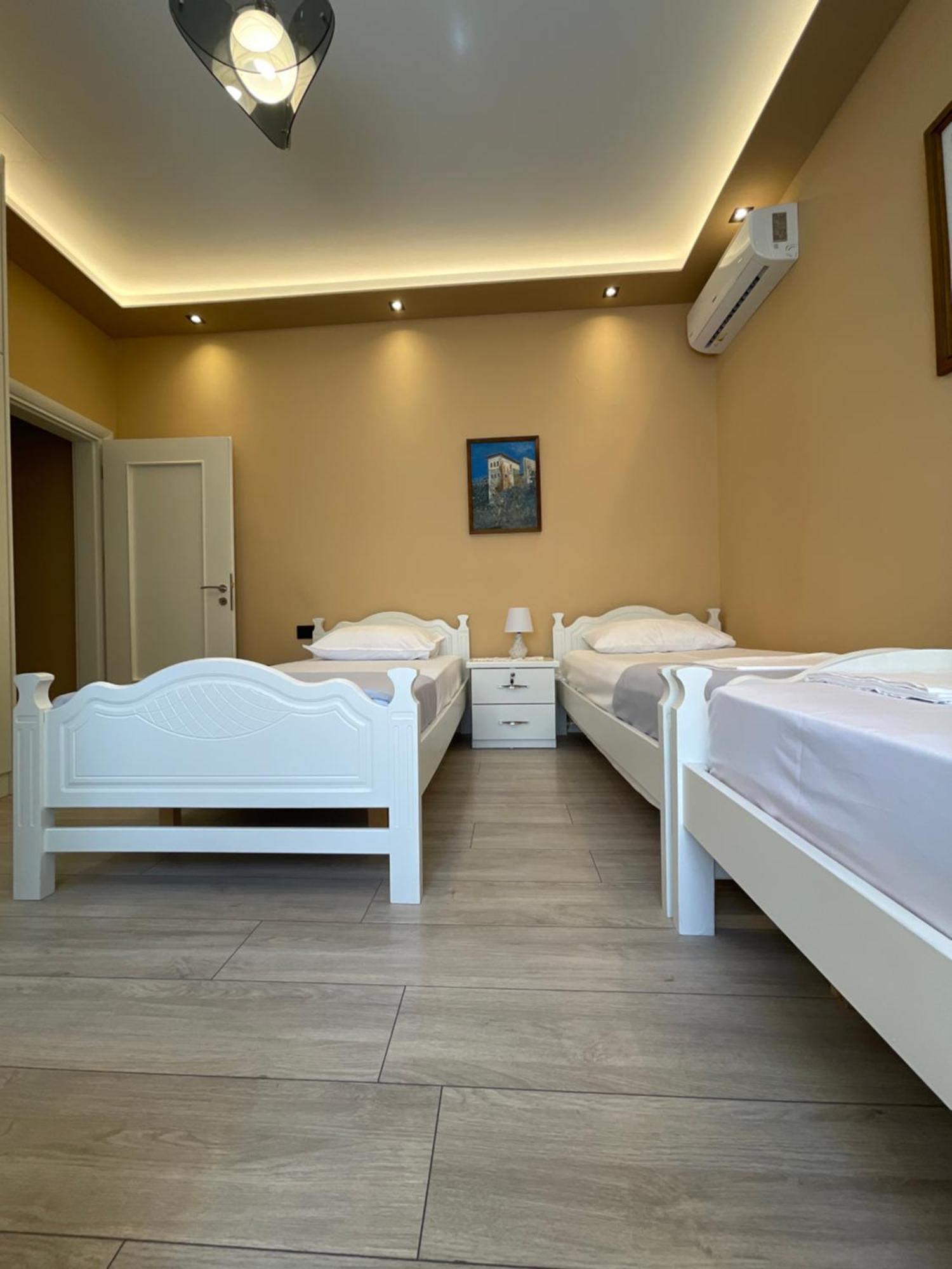 Latifi Guesthouse Gjirokaster Exterior photo